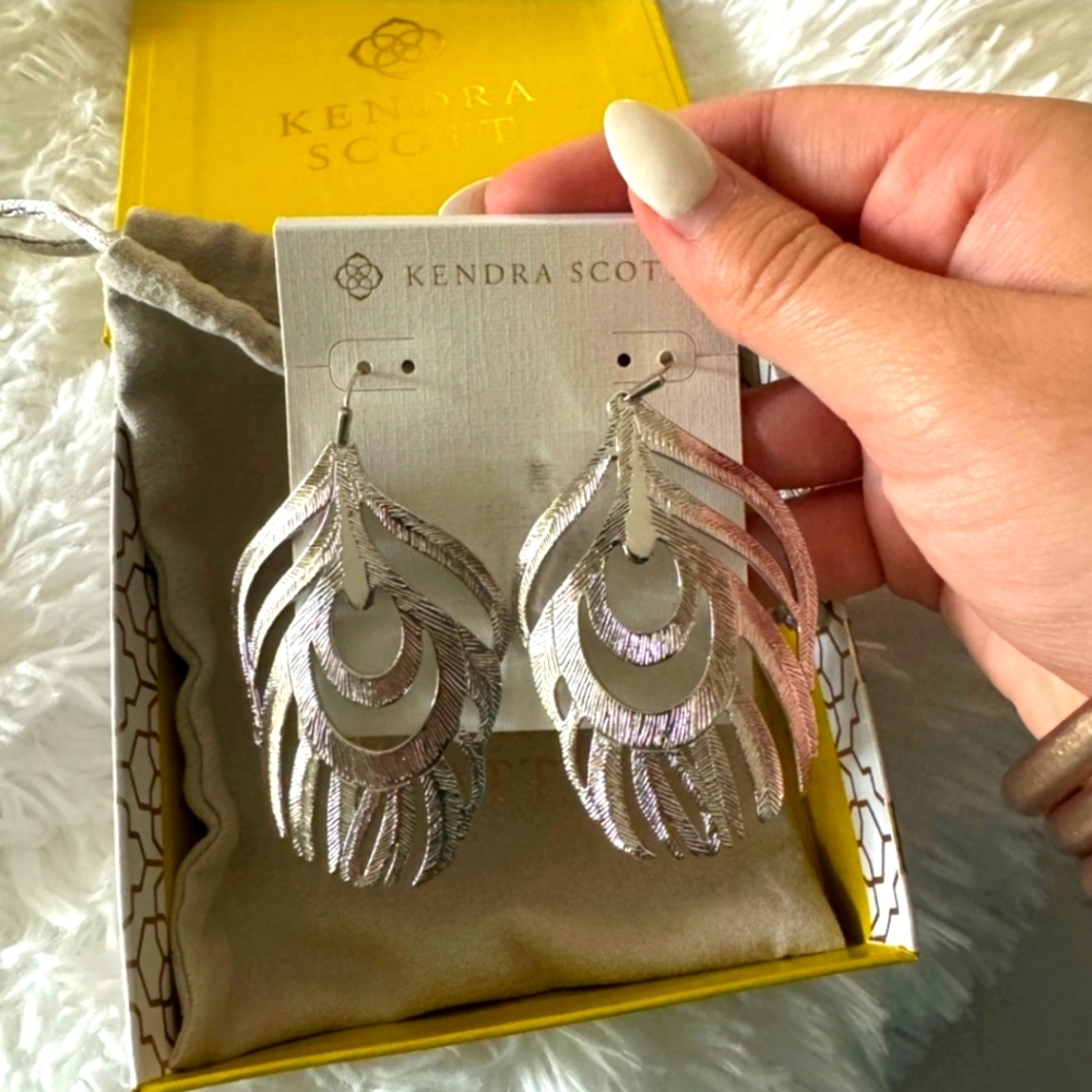 NWT Kendra Scott Karina Earrings Silver/ White Gold - Picture 2 of 3